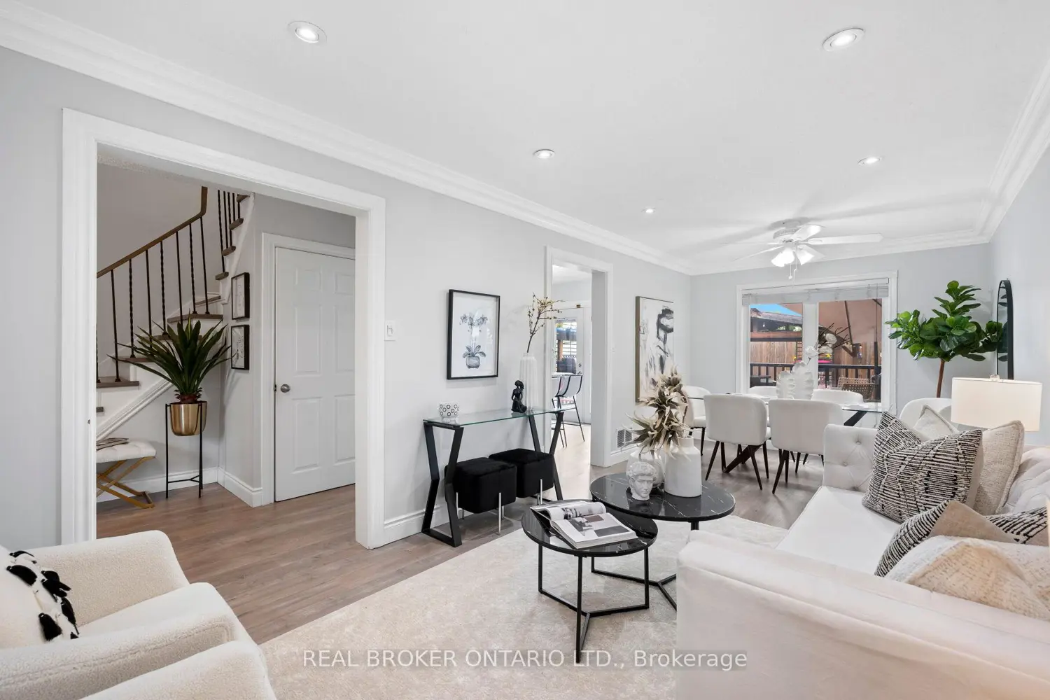 52 Vivaldi Crescent photo 2