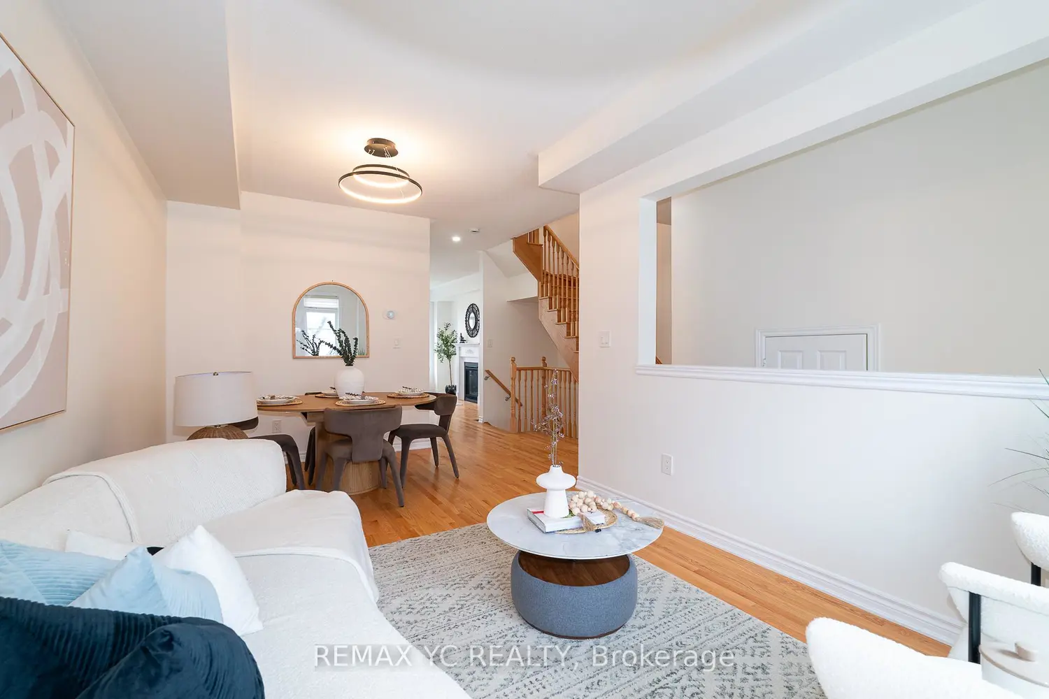 58 Sandwell Street photo 3