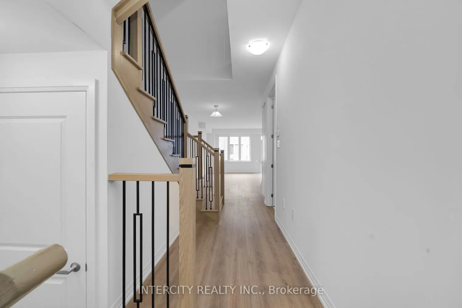 87 Brown Street photo 4