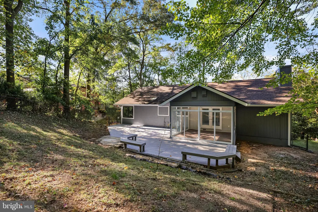 37 Lakeside Drive, Greenbelt, MD 20770