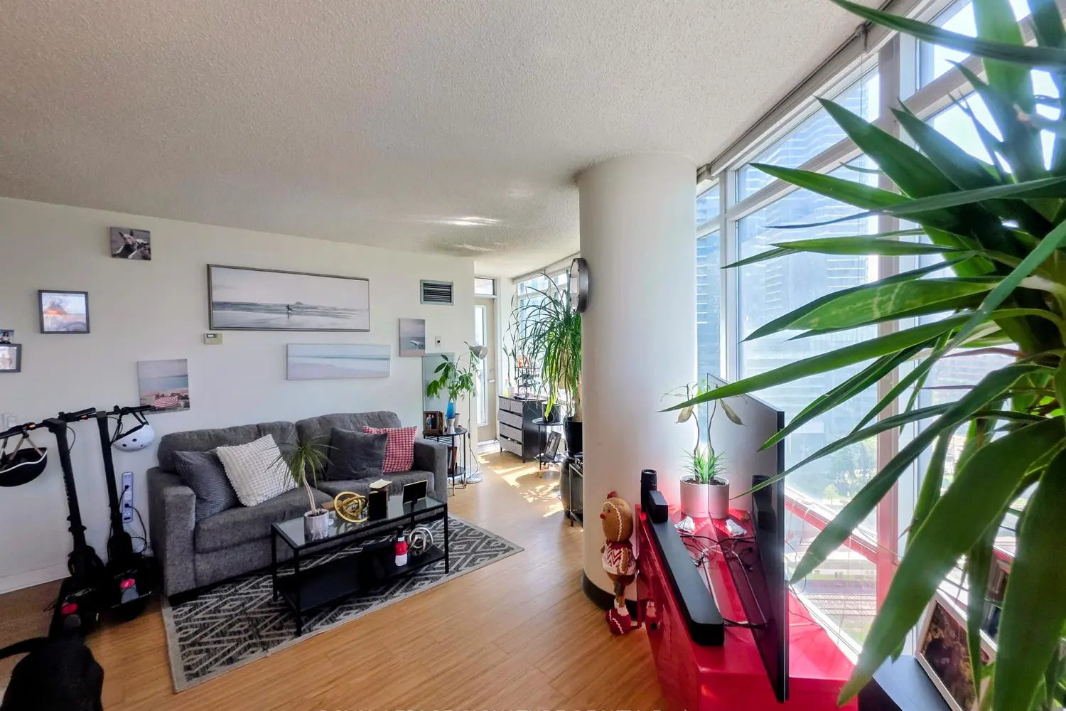 373 Front Street 1703 photo 4