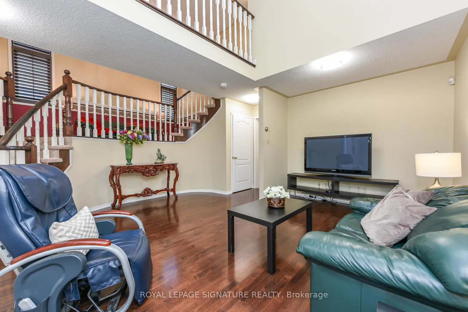 5504 Windy Hill Court photo 2