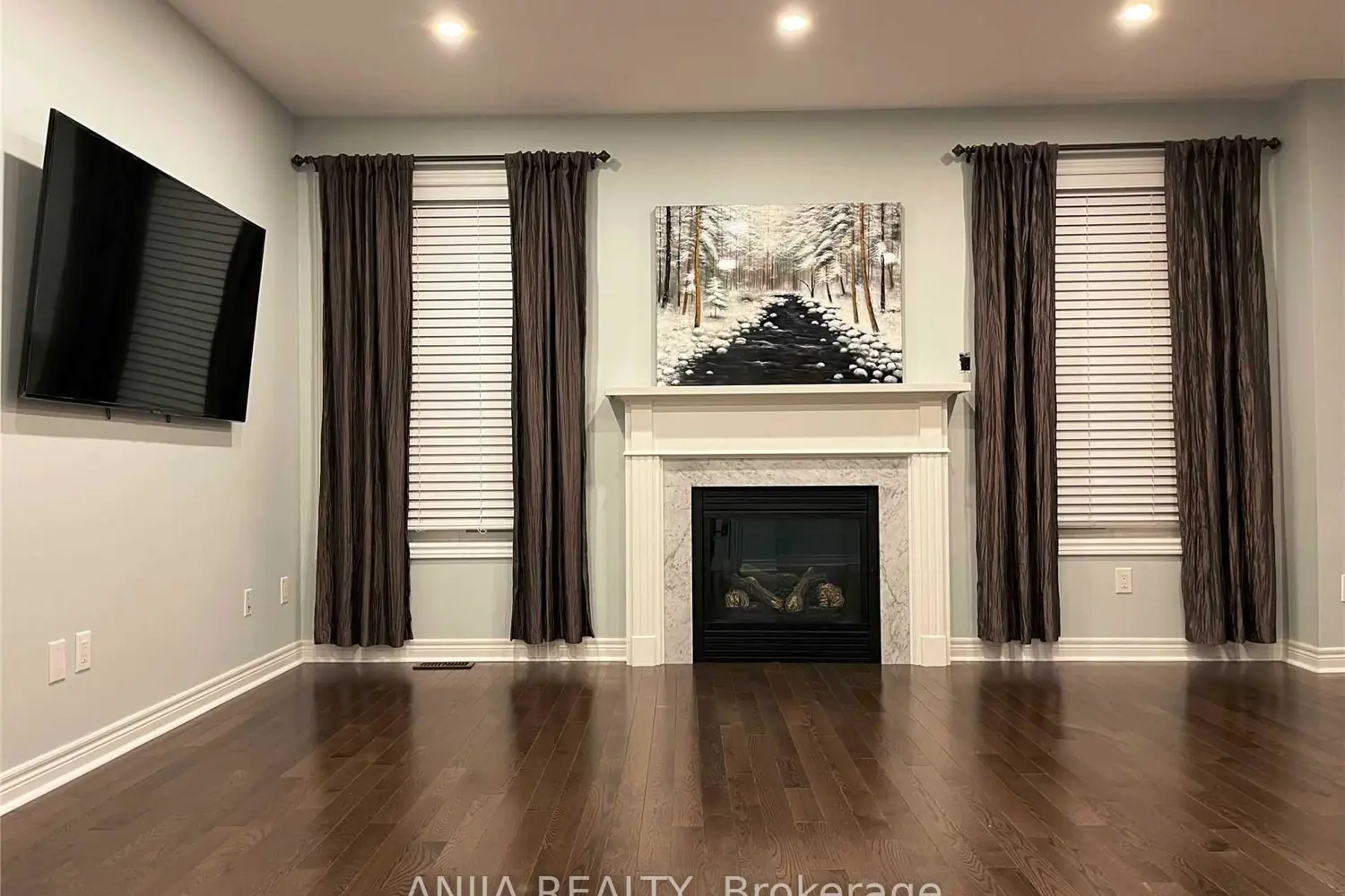 220 Hazelton Avenue photo 2