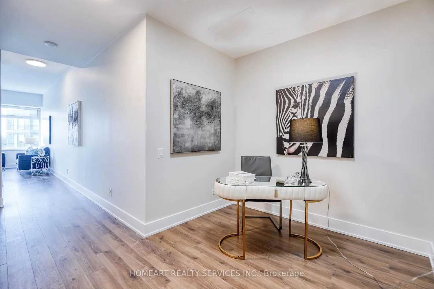 111 St Clair Avenue 701 photo 3