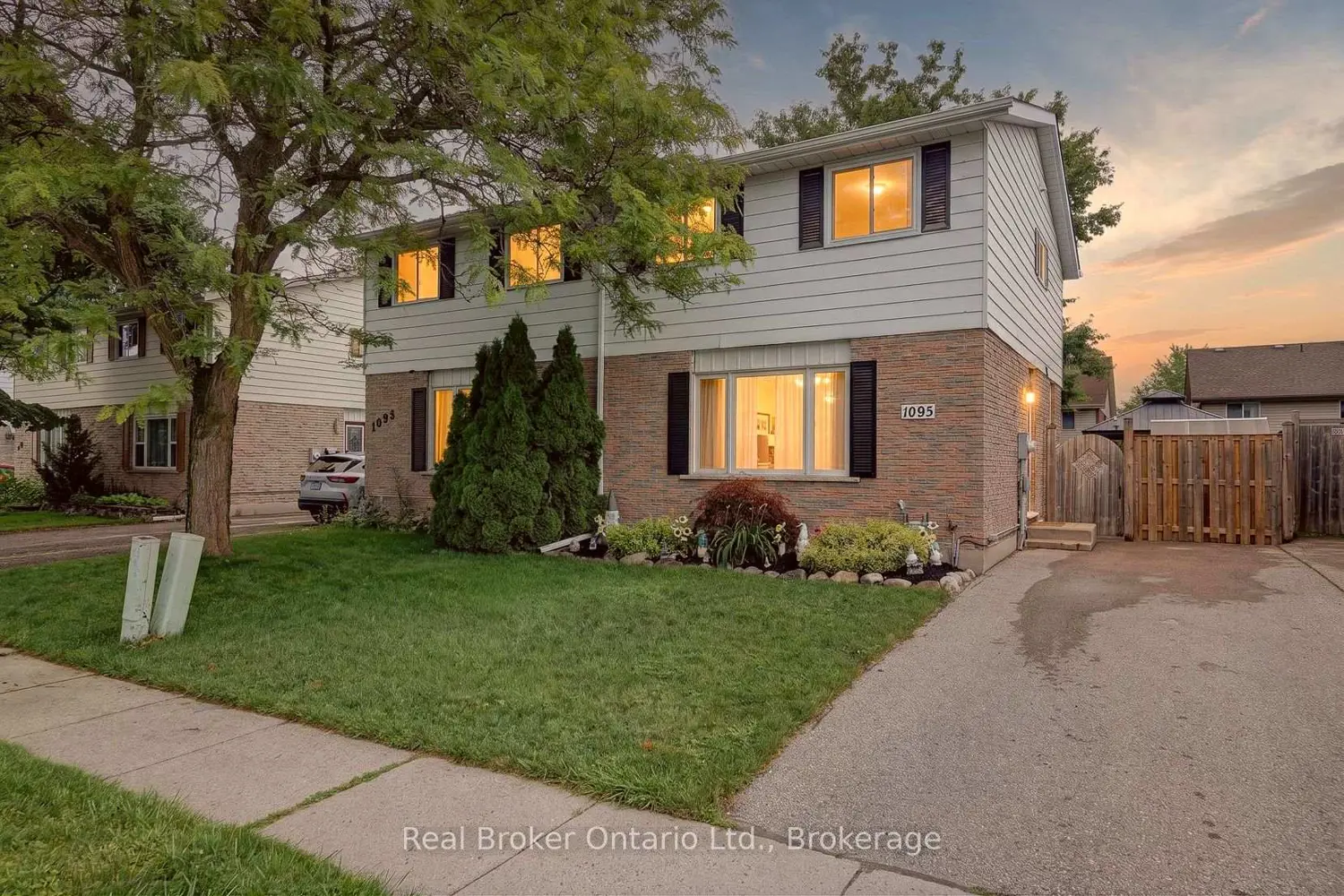 1095 Canfield Crescent