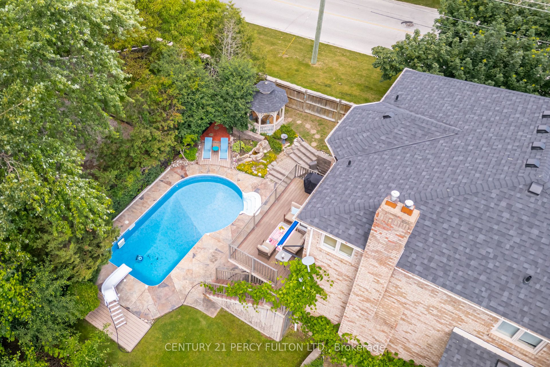 898 Baylawn Drive, Pickering, ON, L1X 2N7