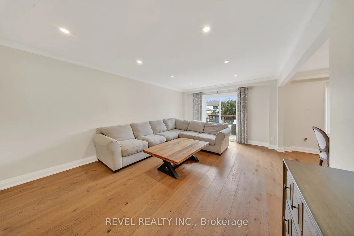 67 Beechnut Crescent photo 2
