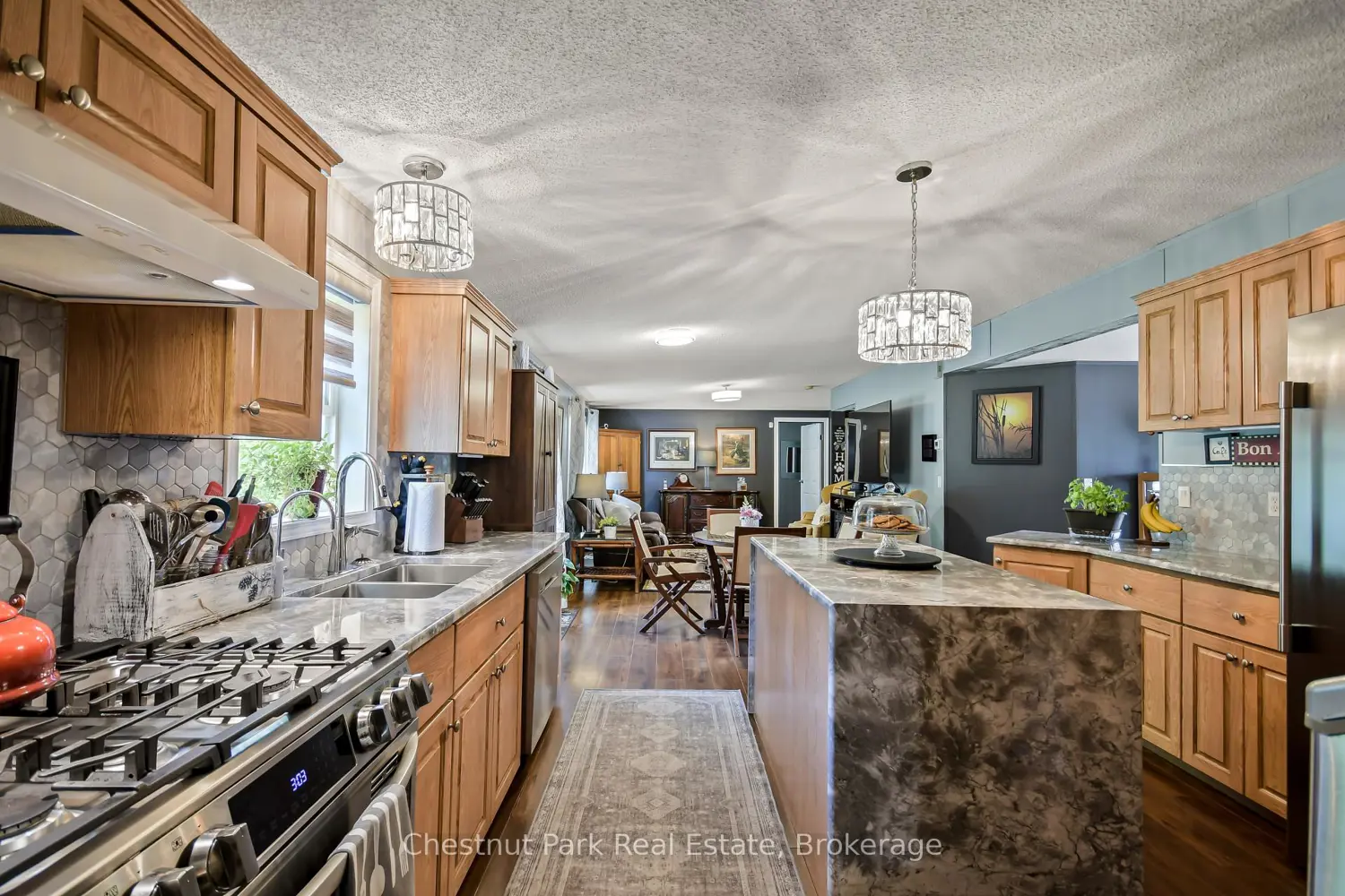 37 Rose Drive photo 2