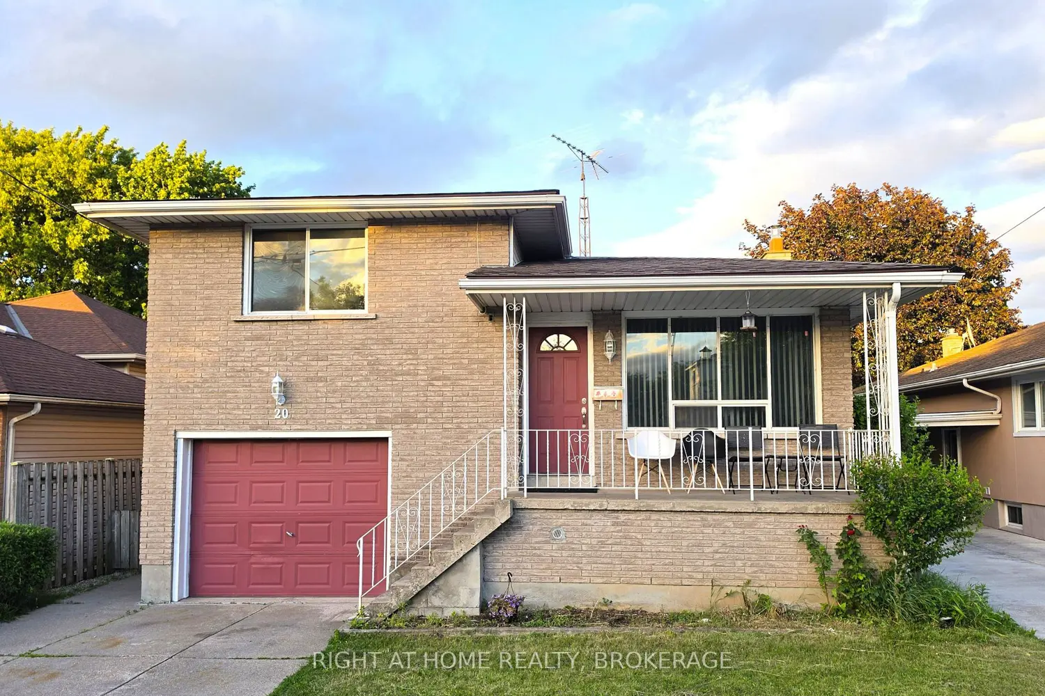 20 Augusta Avenue photo 5