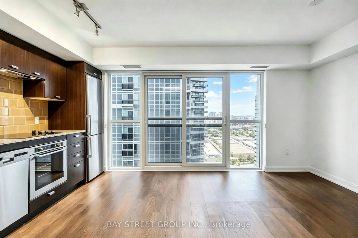 275 Village Green Square #2917 photo 5