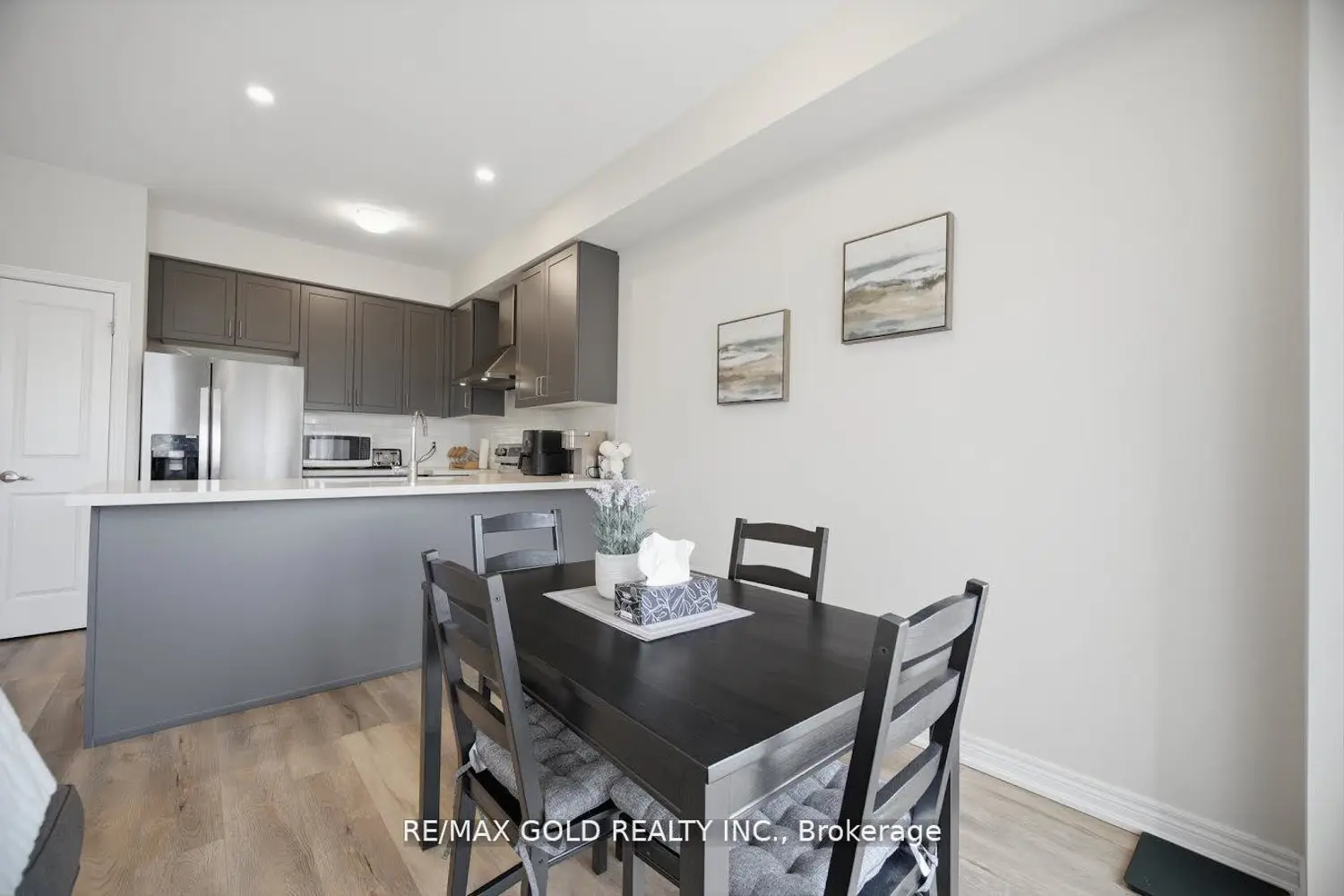 30 Mia Drive 2 photo 5