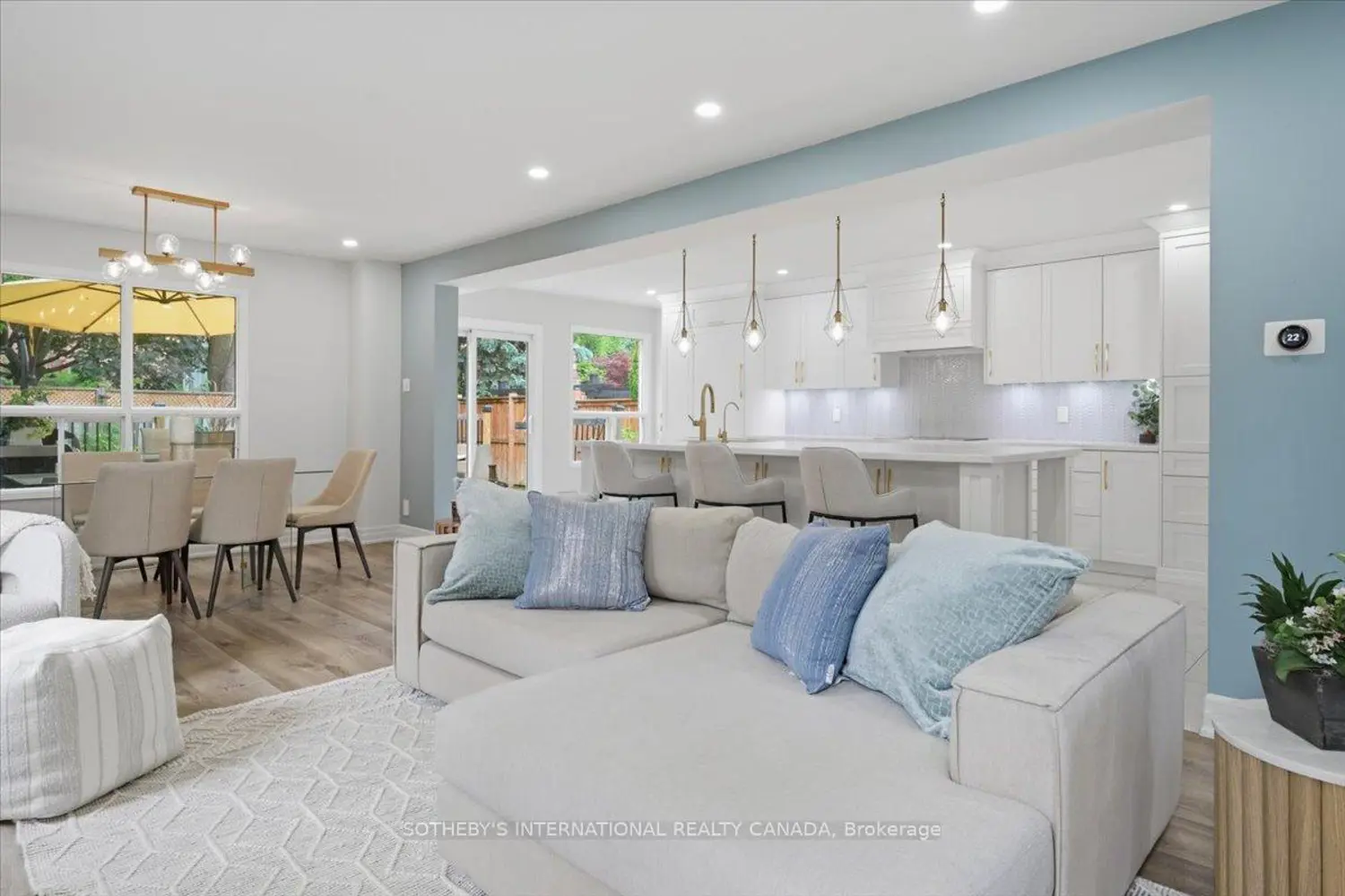 4104 Credit Pointe Drive photo 4