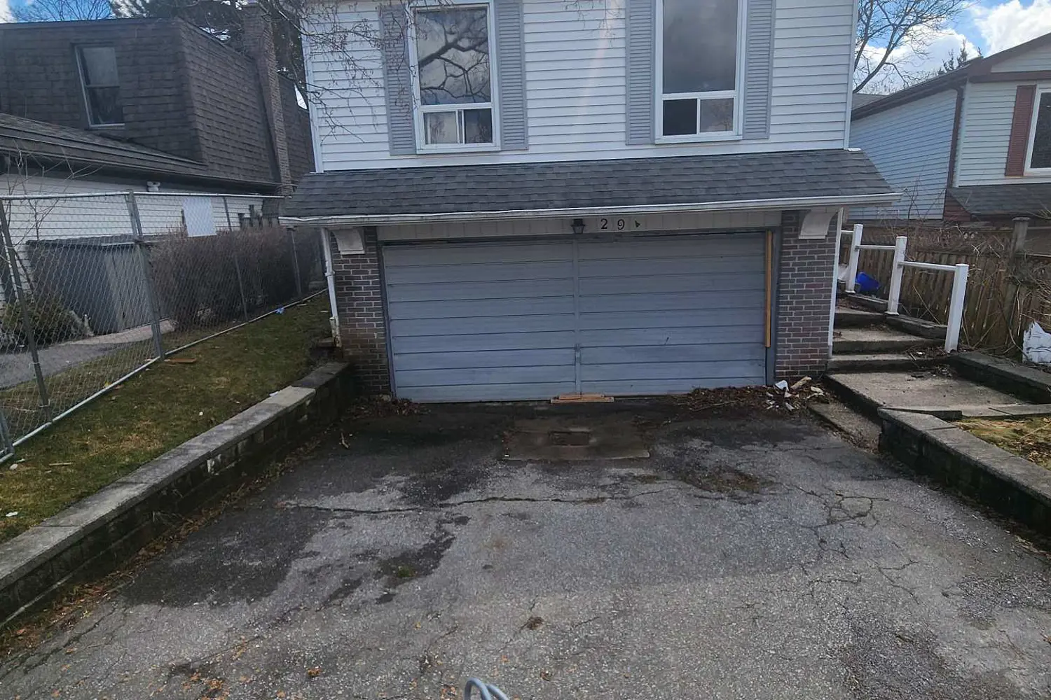 29 Lillooet Crescent photo 2