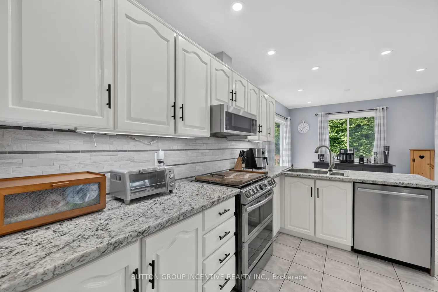 2248 Douglas Avenue photo 5