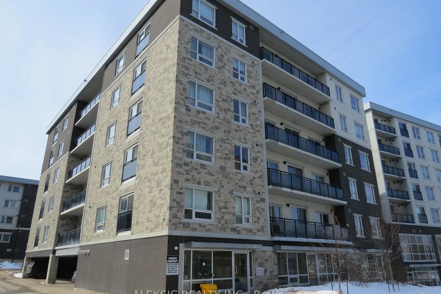 275 Larch Street H404