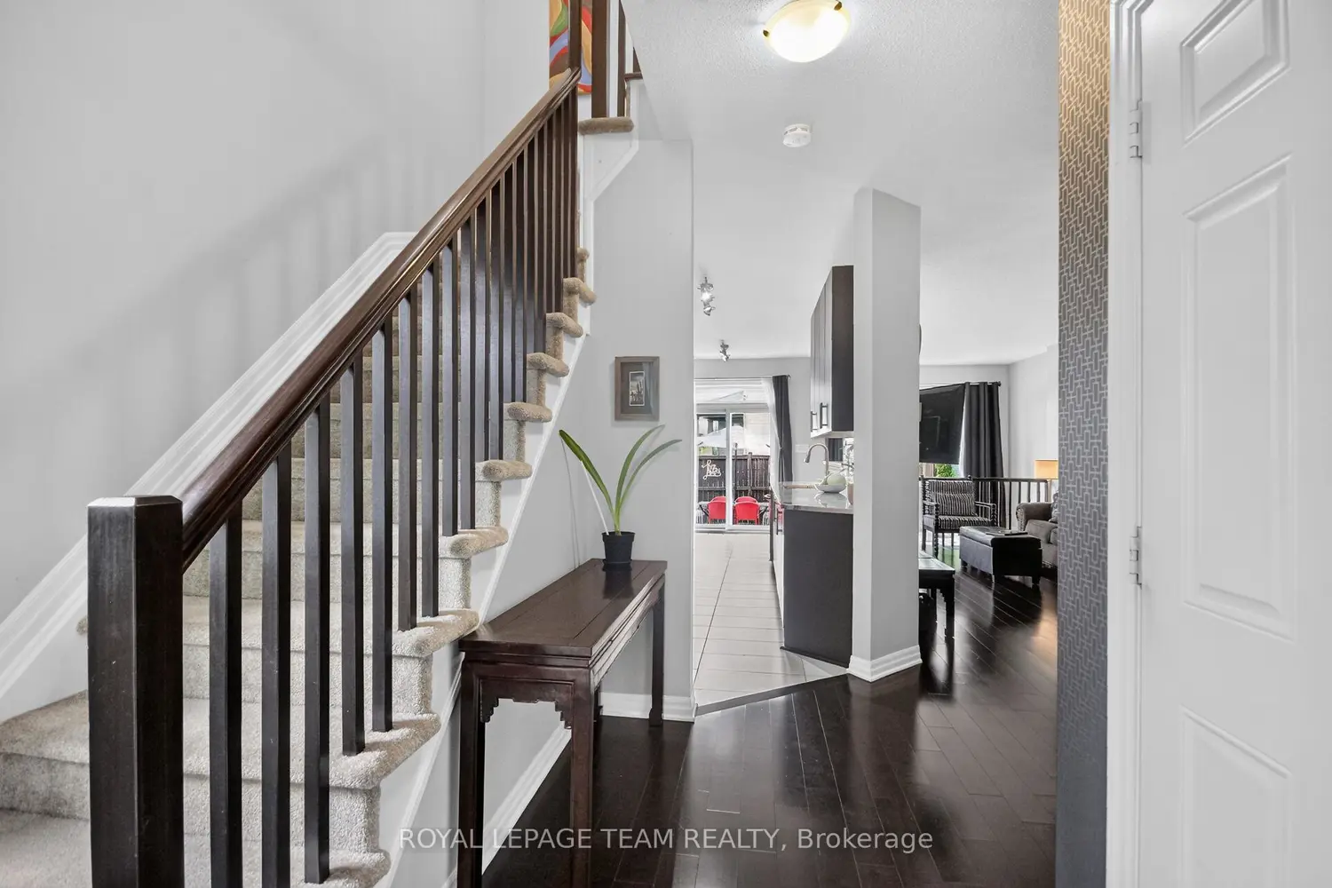 111 Hawkeswood Drive photo 4