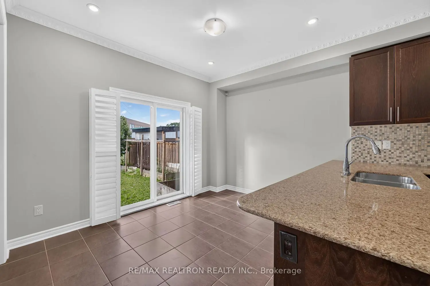 42 Cale Avenue photo 5