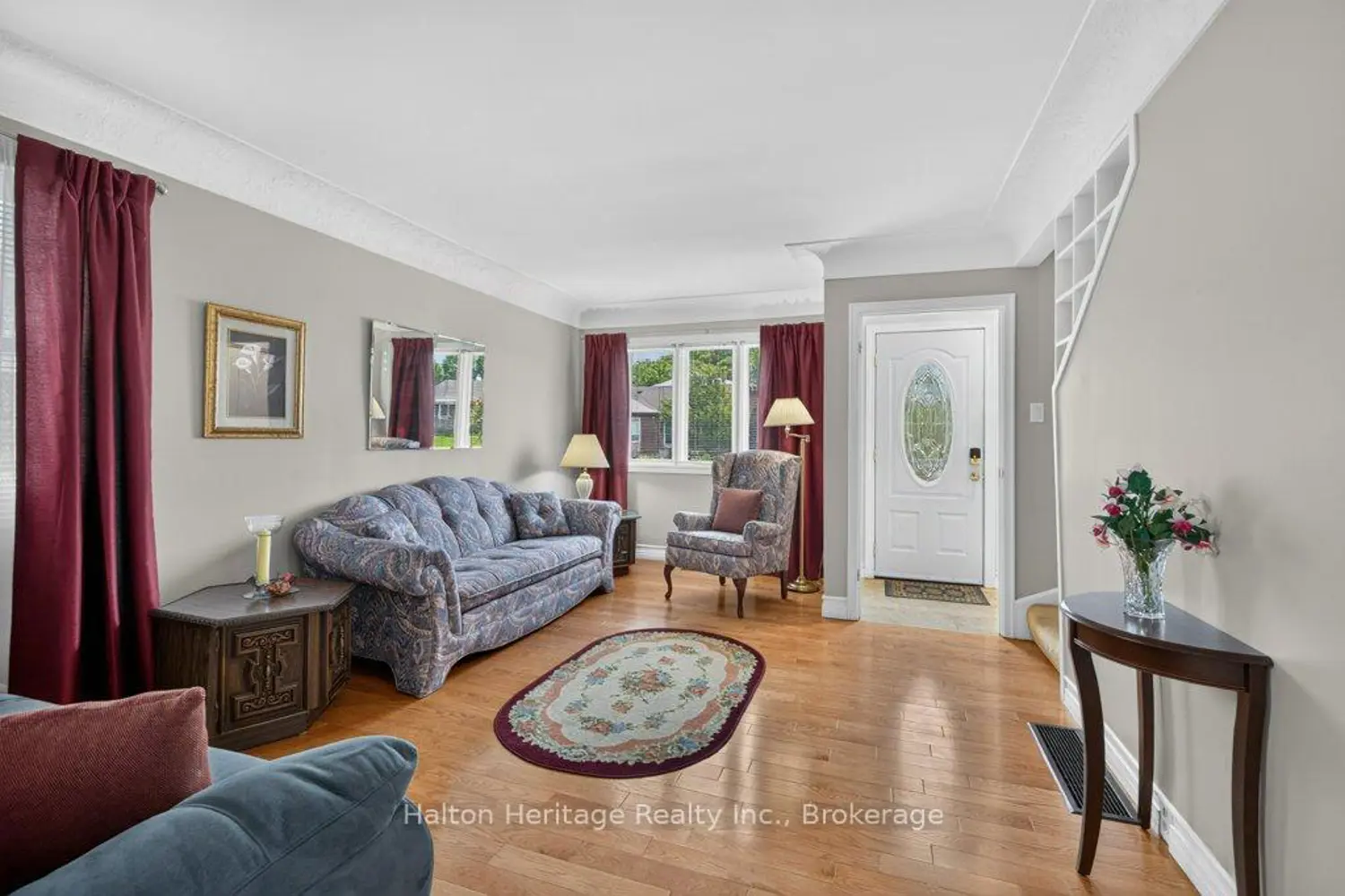 476 East 37Th Street photo 4