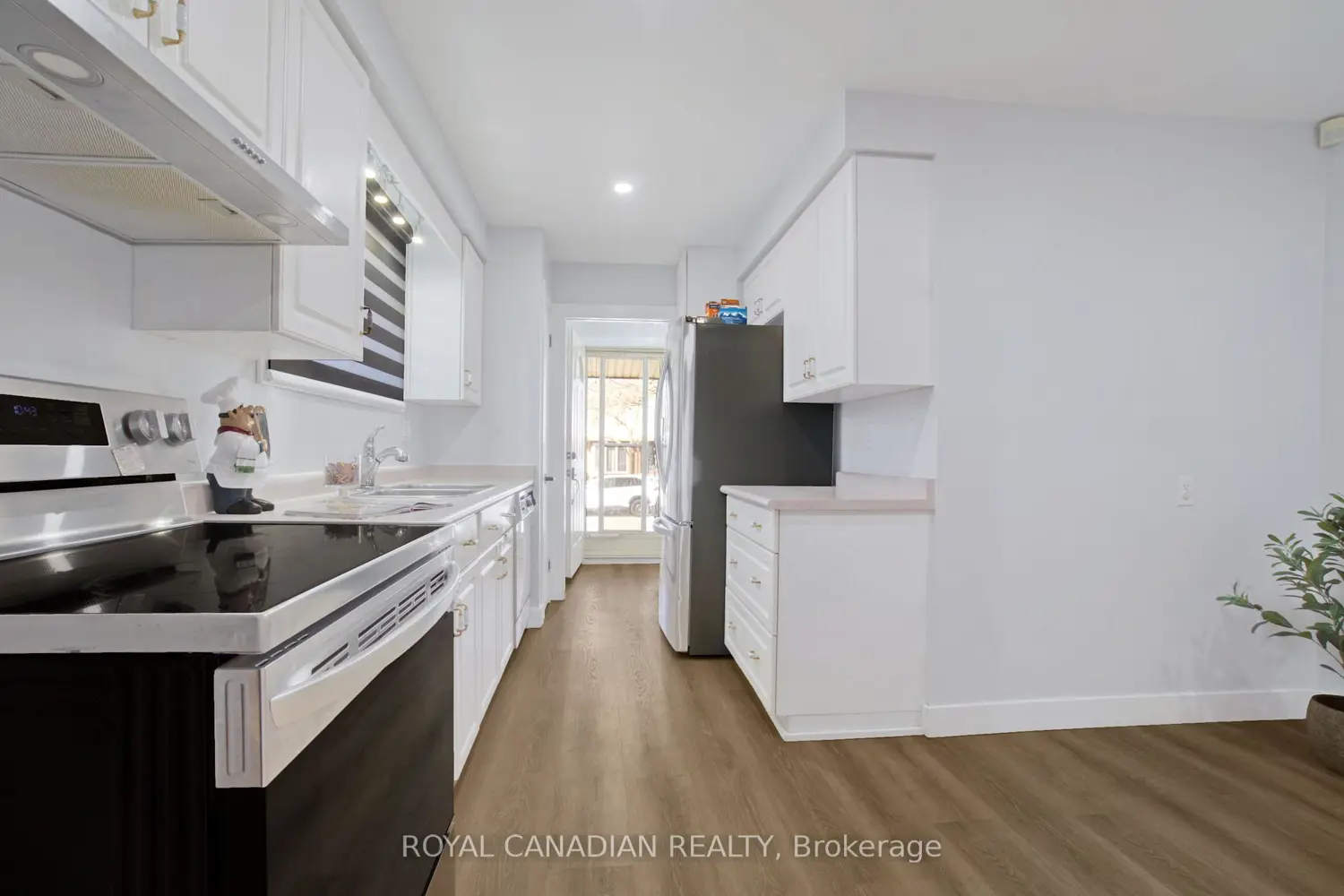 60 Lysanda Avenue photo 4