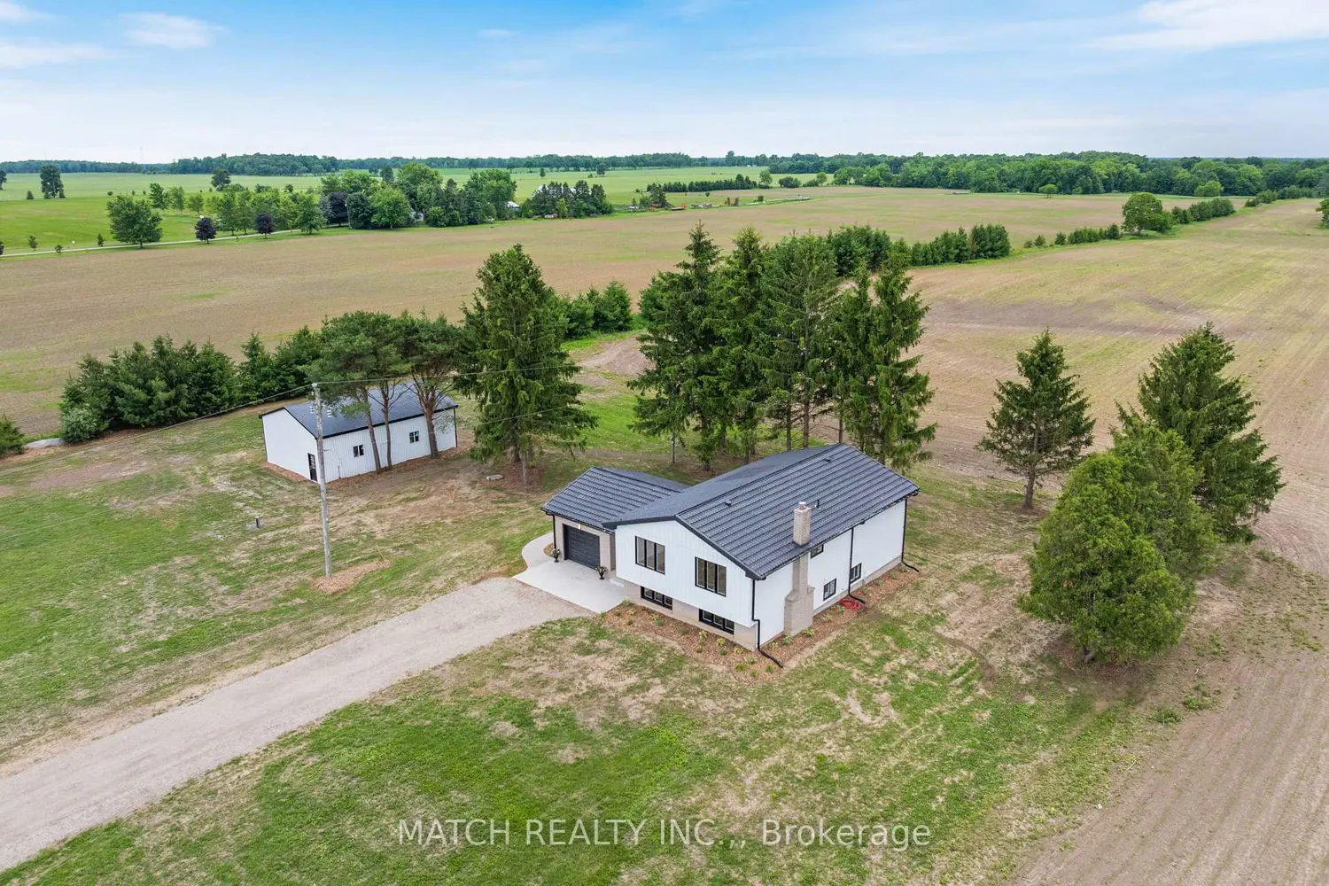 5583 Carriage Road photo 2