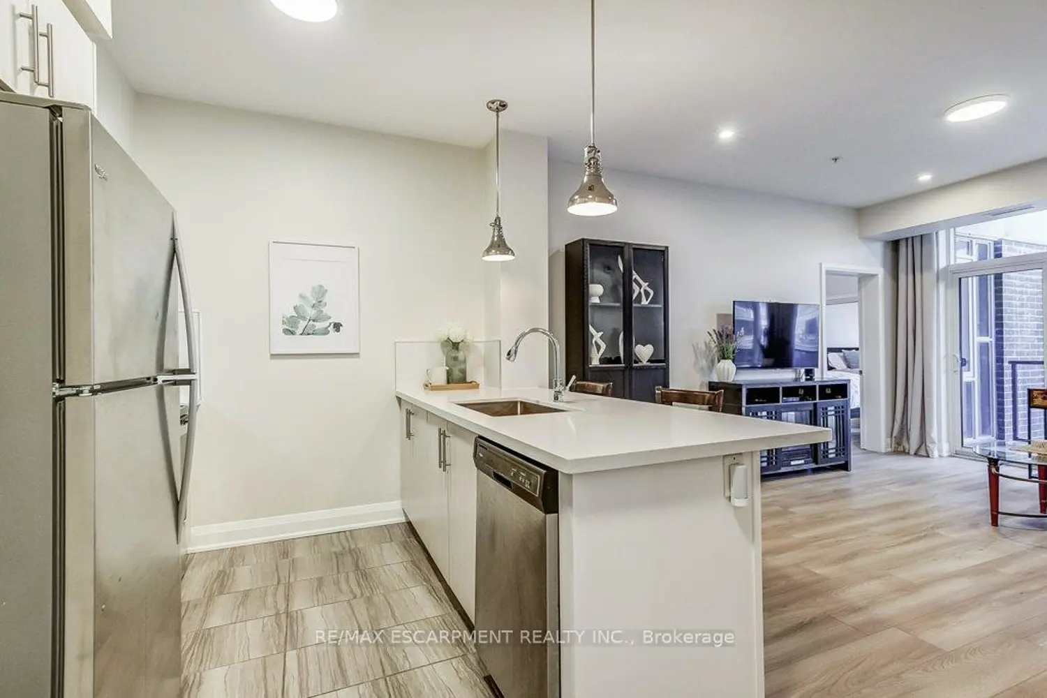 16 Concord Place 201 photo 3
