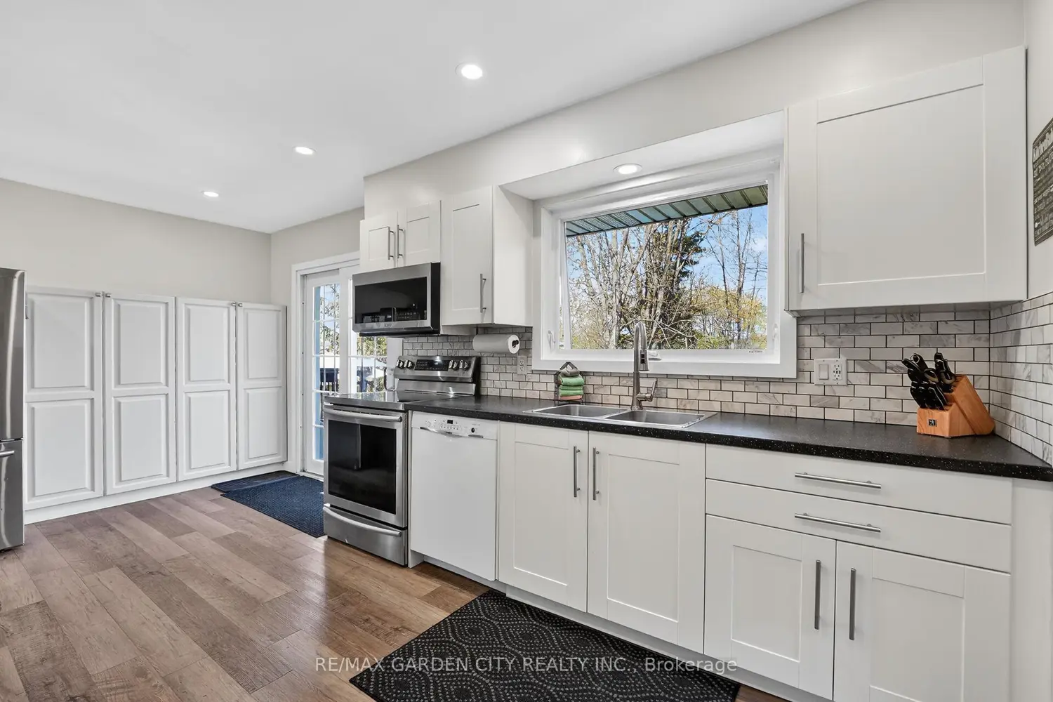 127 Ayr Street photo 5