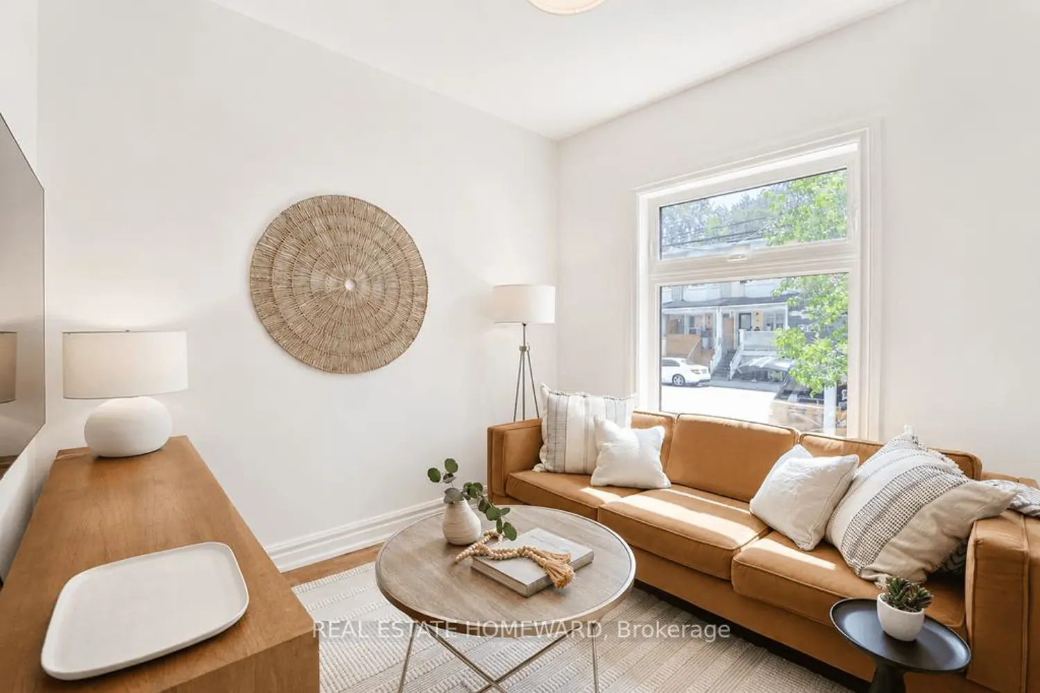 91 Carlaw Avenue photo 3