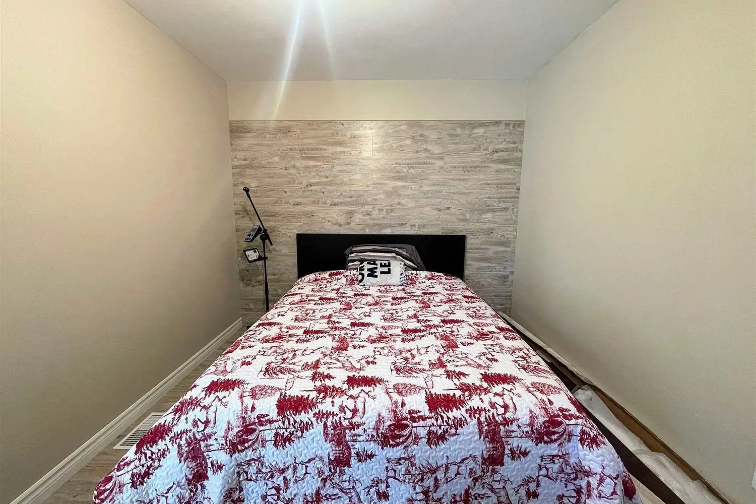 2 Essa Place photo 4