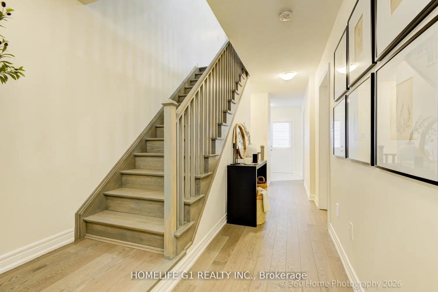 98 Fruitvale Circle photo 3