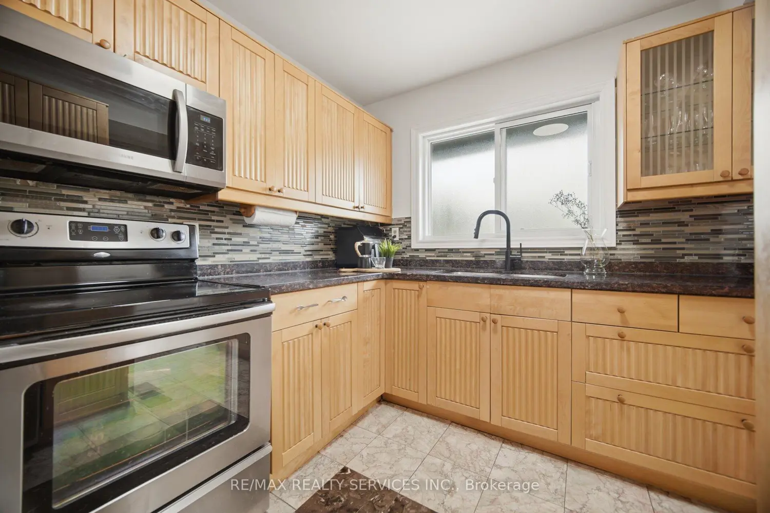 18 Gold Pine Court photo 5