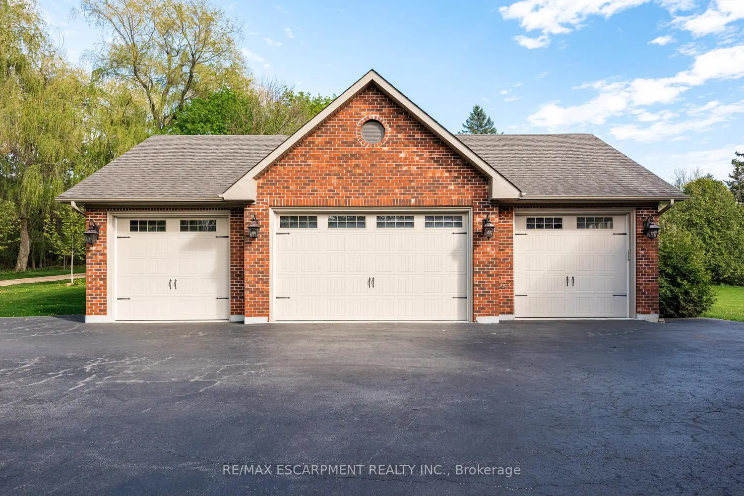 1670 Medad Springs Court photo 4