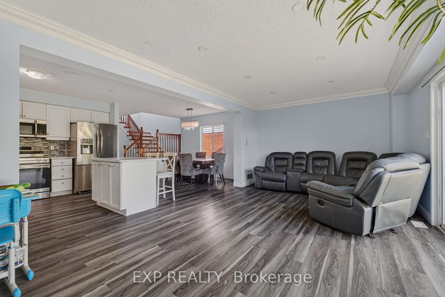 196 Max Becker Drive photo 4