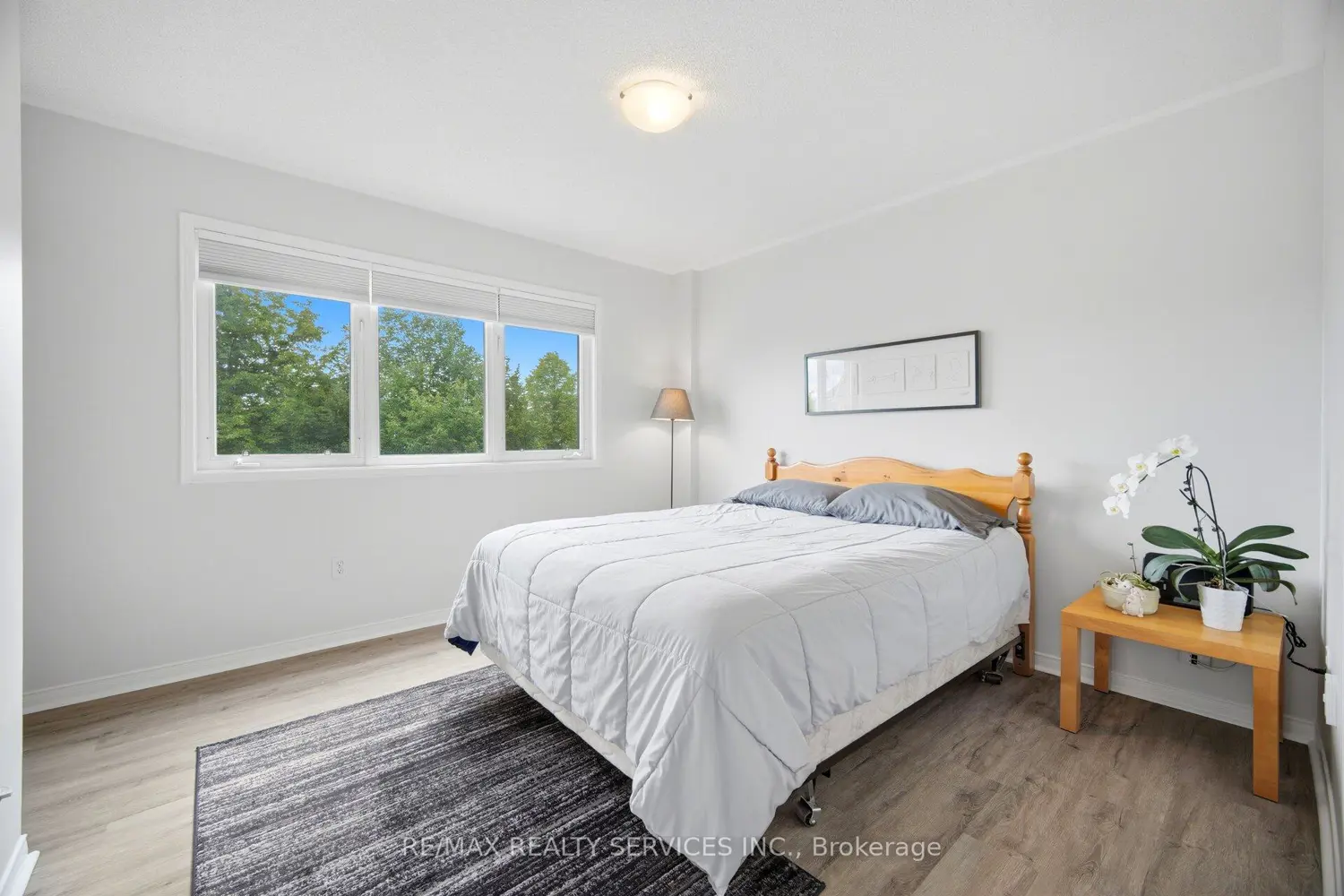 38 Furrows End photo 4