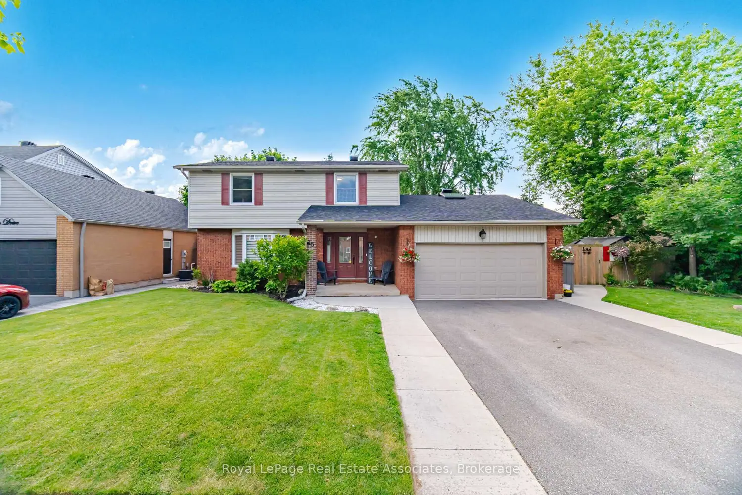 45 Cleaveholm Drive photo 2