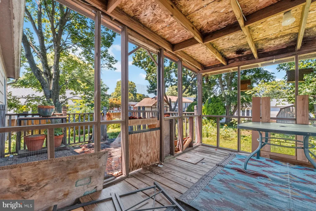 7738 Notley Road, Pasadena, MD 21122