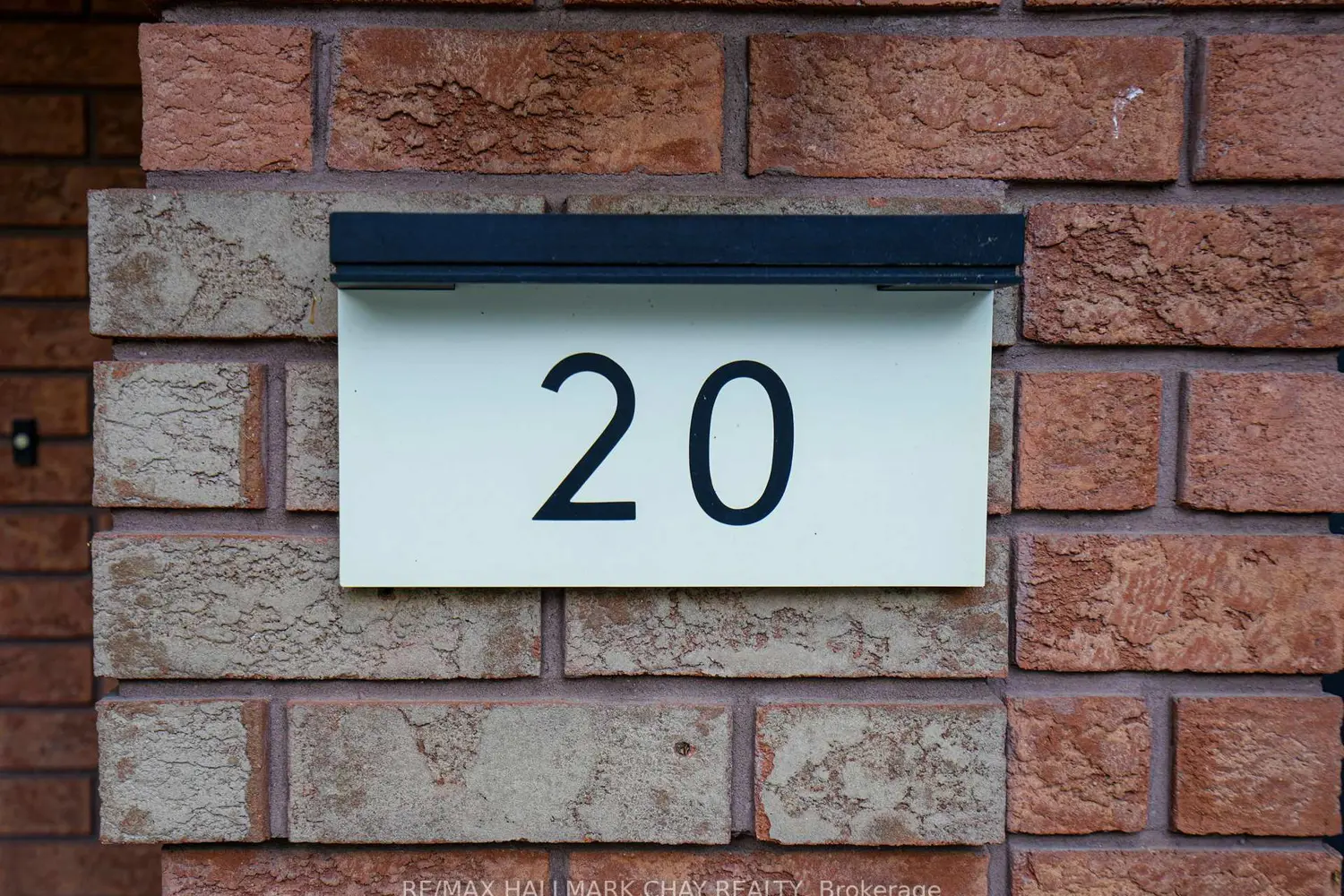 20 Downer Crescent photo 2