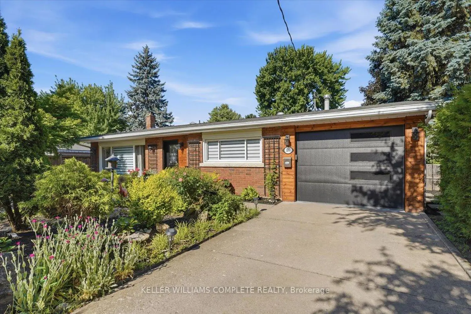 3255 Prior Crescent