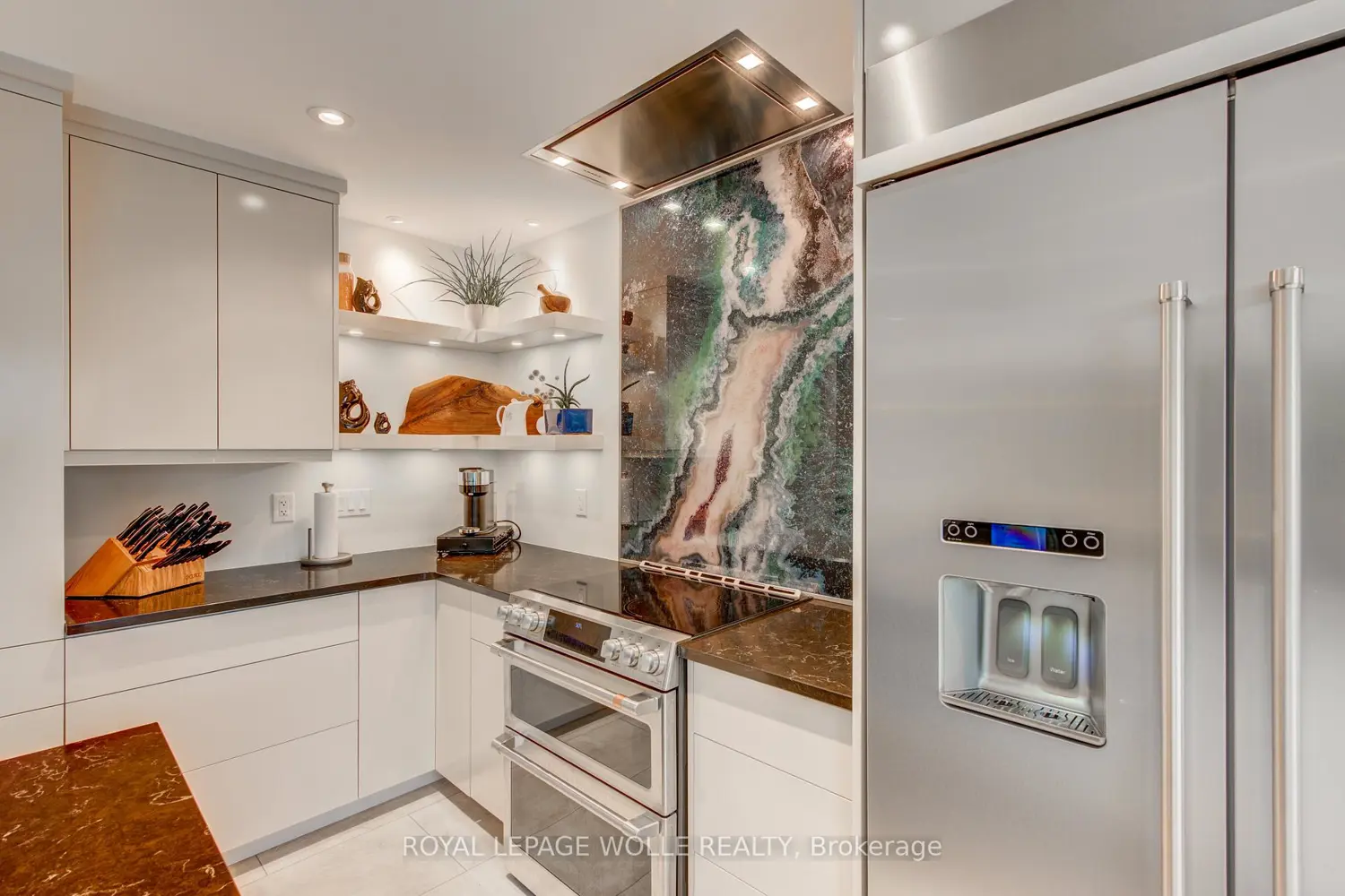 112 Mitchell Street photo 5