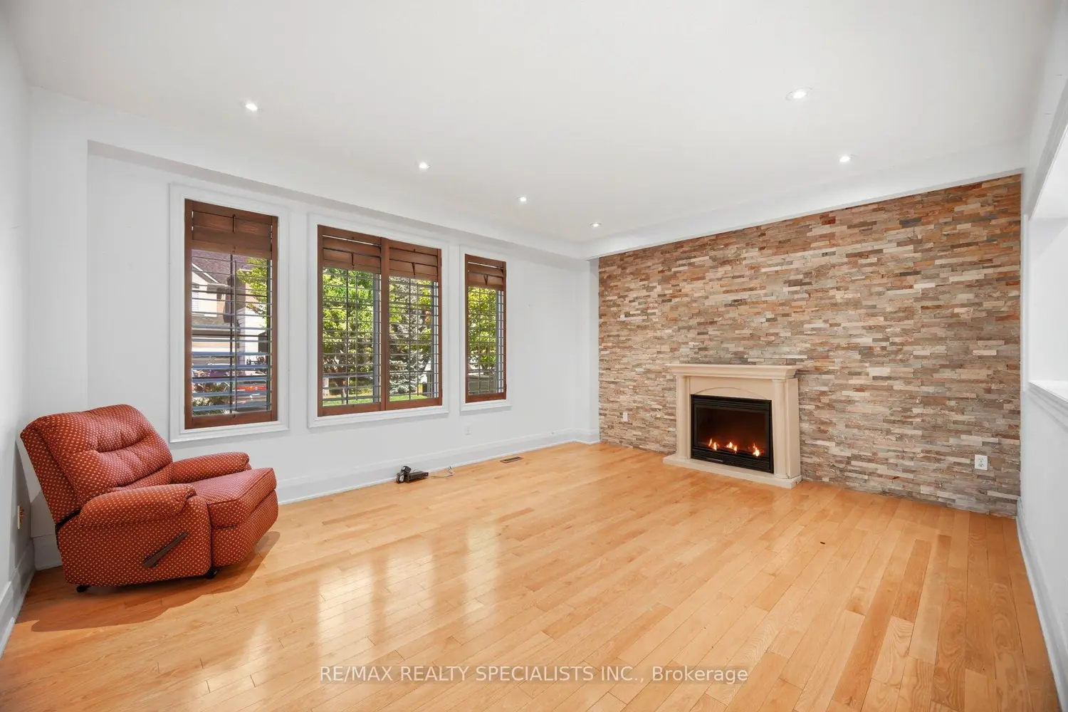 257 St. Francis Avenue photo 3
