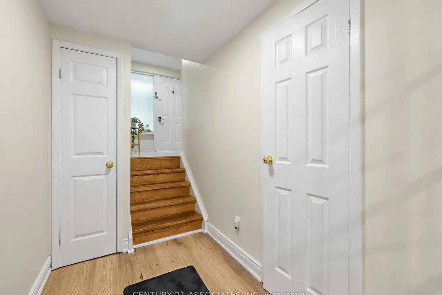 6240 Montevideo Road 12 photo 4