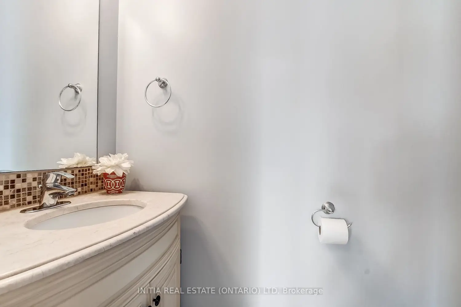 1082 Oakcrossing Road photo 2