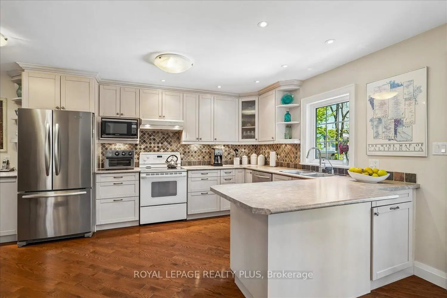 42 Roseview Avenue photo 2