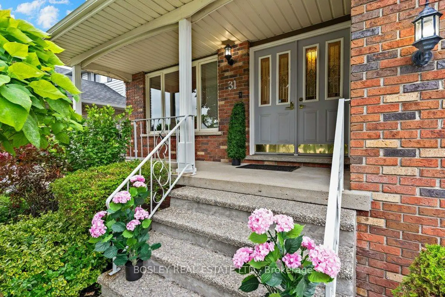 31 Pinewarbler Drive photo 2