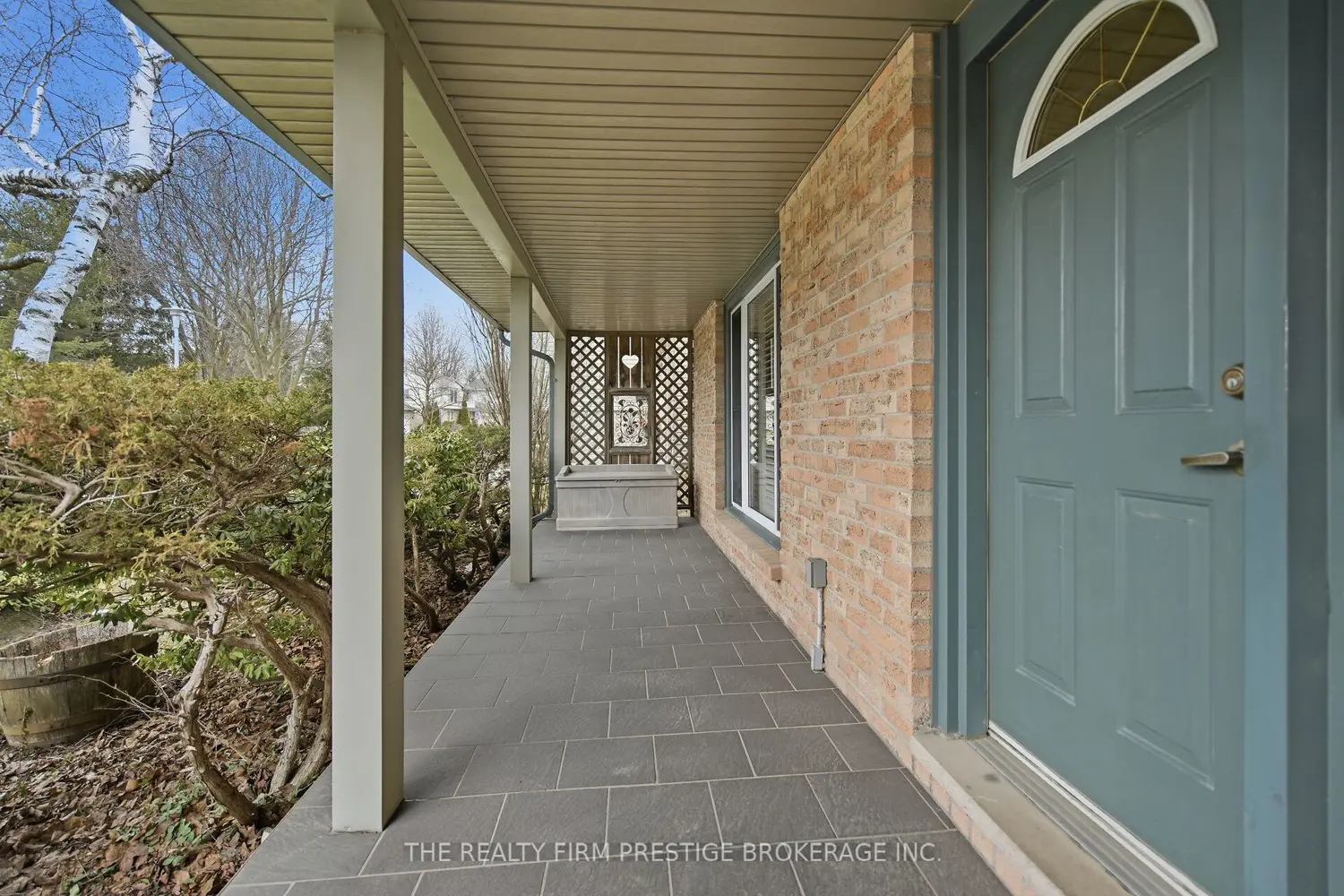 126 Gardenvale Crescent photo 3