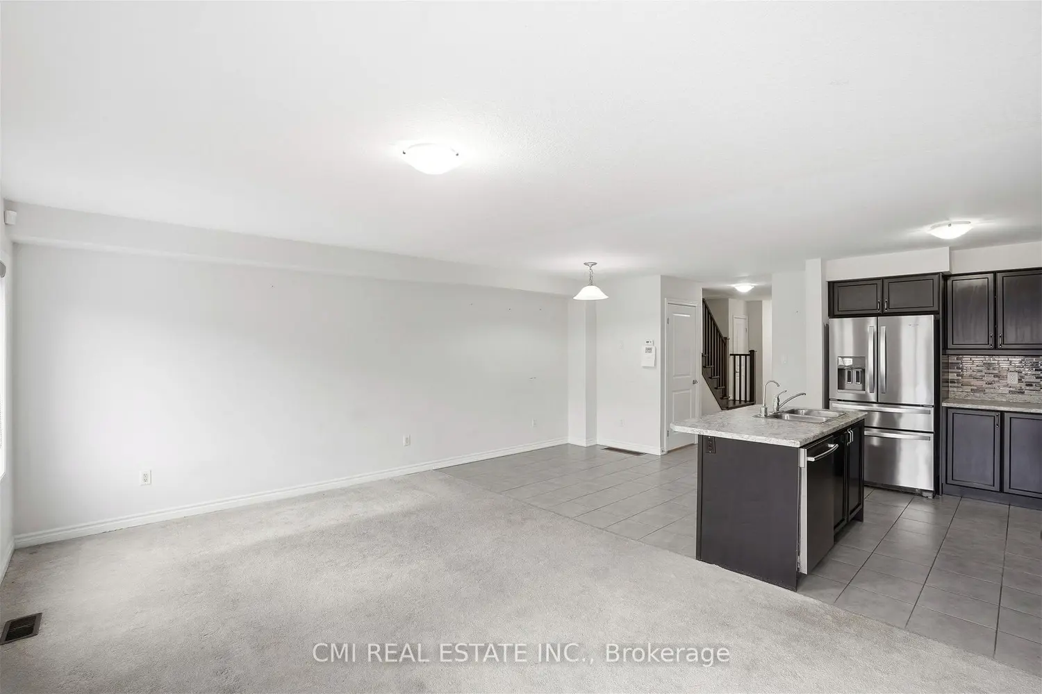 93 Penny Lane photo 3