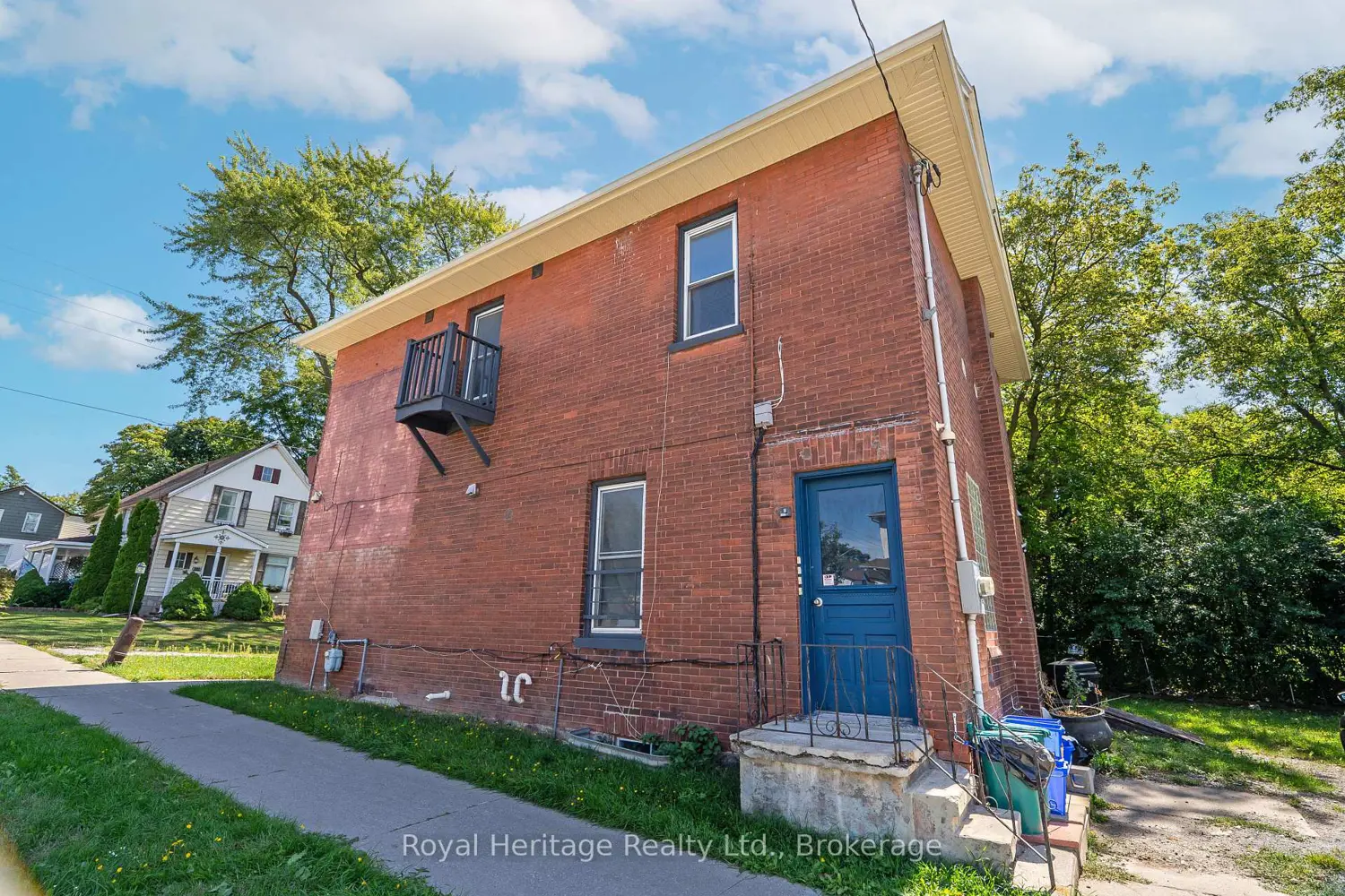 394 Centre Street photo 4