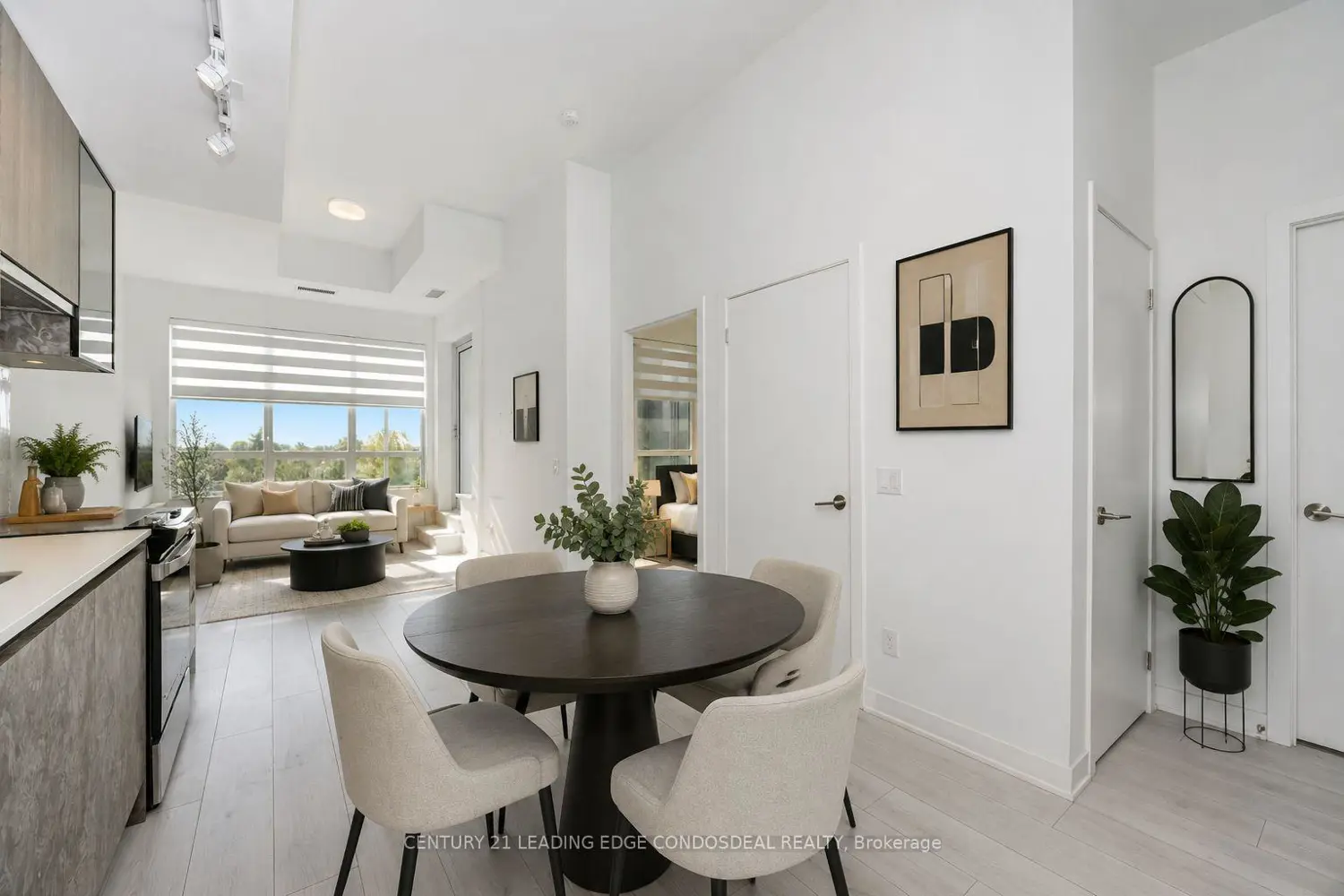405 Dundas Street 234 photo 3
