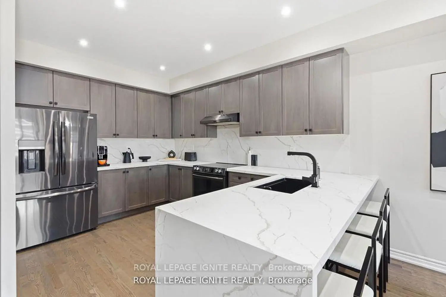 255 Moody Drive photo 5