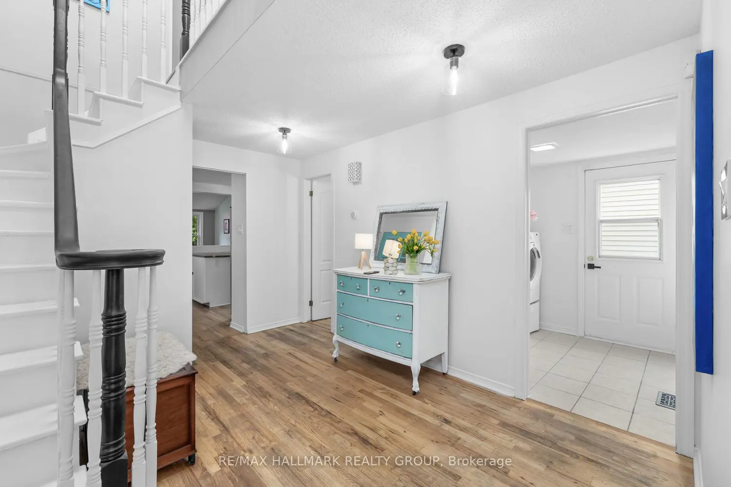 652 Thicket Way photo 3