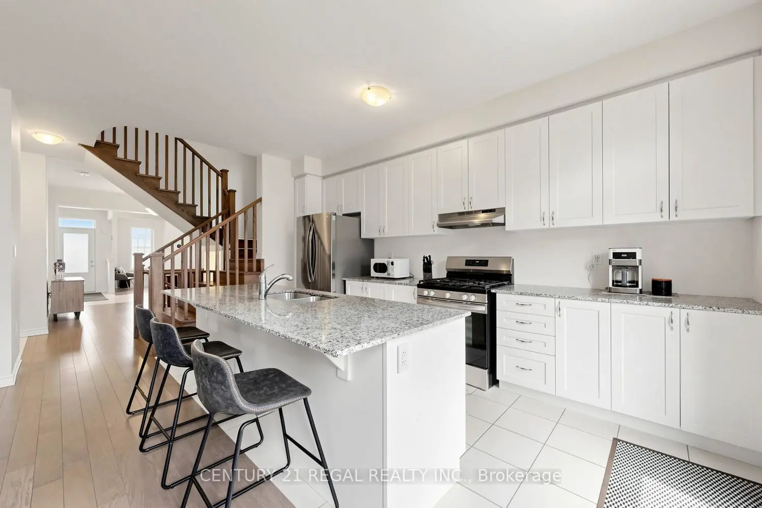 1403 Longspur Trail photo 3